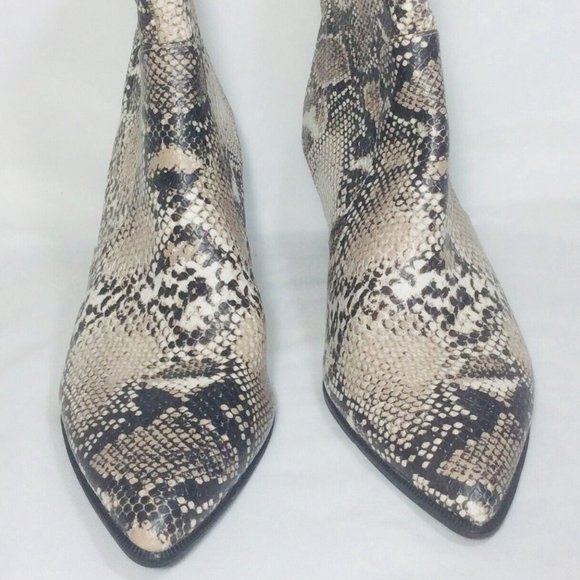 Qupid Women Snakeskin Bootie Boots 9 Black White Zipper Point J Toe Pre-Owned. - Picture 1 of 6
